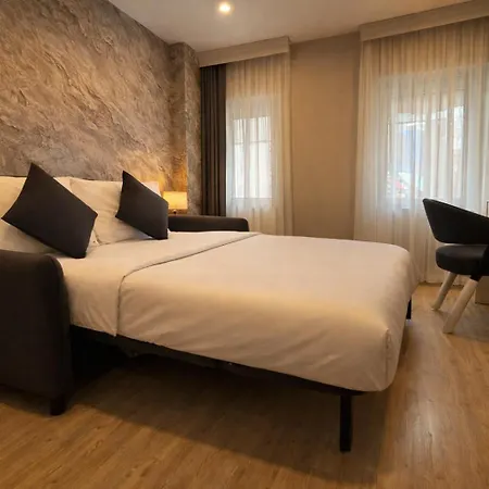 Sueha Fazli Karakoey Hotel *